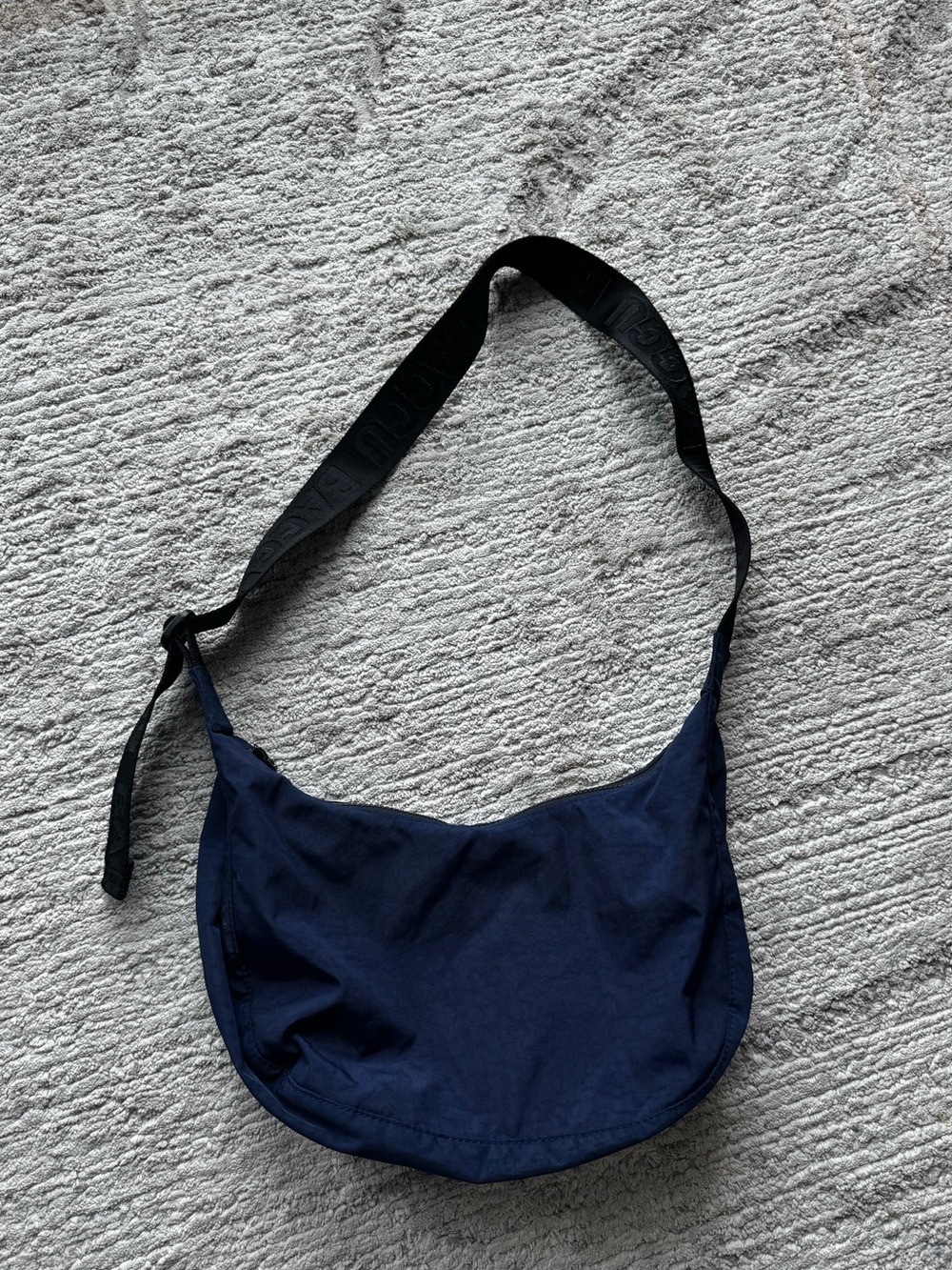 Baggu Medium Crescent - navy